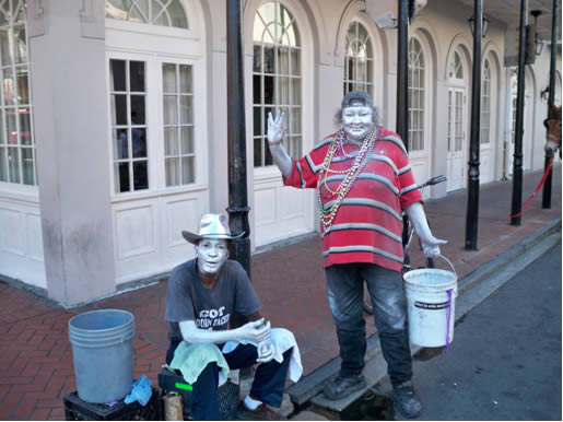 Street performers in French Quarter