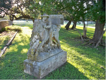 Pony Express memorial statue