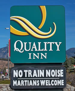Quality Inn sign Flagstaff, AZ 